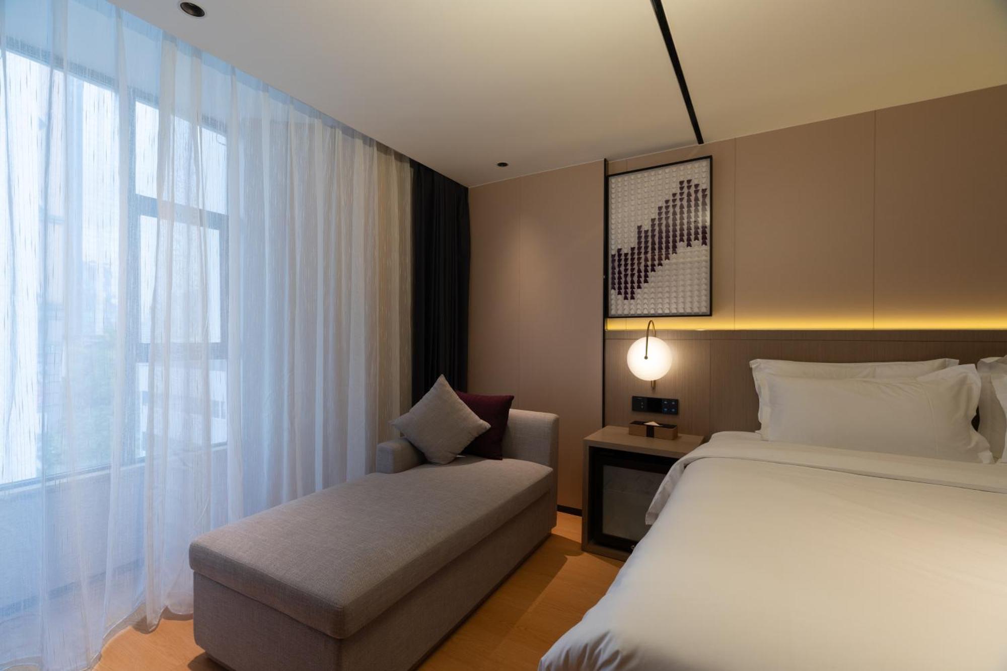 Lavande International Hotel Guangzhou Taikoo Hui Square Shipaiqiao Metro Station Branch - Free Shuttle Bus To Canton Fair Complex During Canton Fair Period & Free Vpn Internet Access Exterior photo