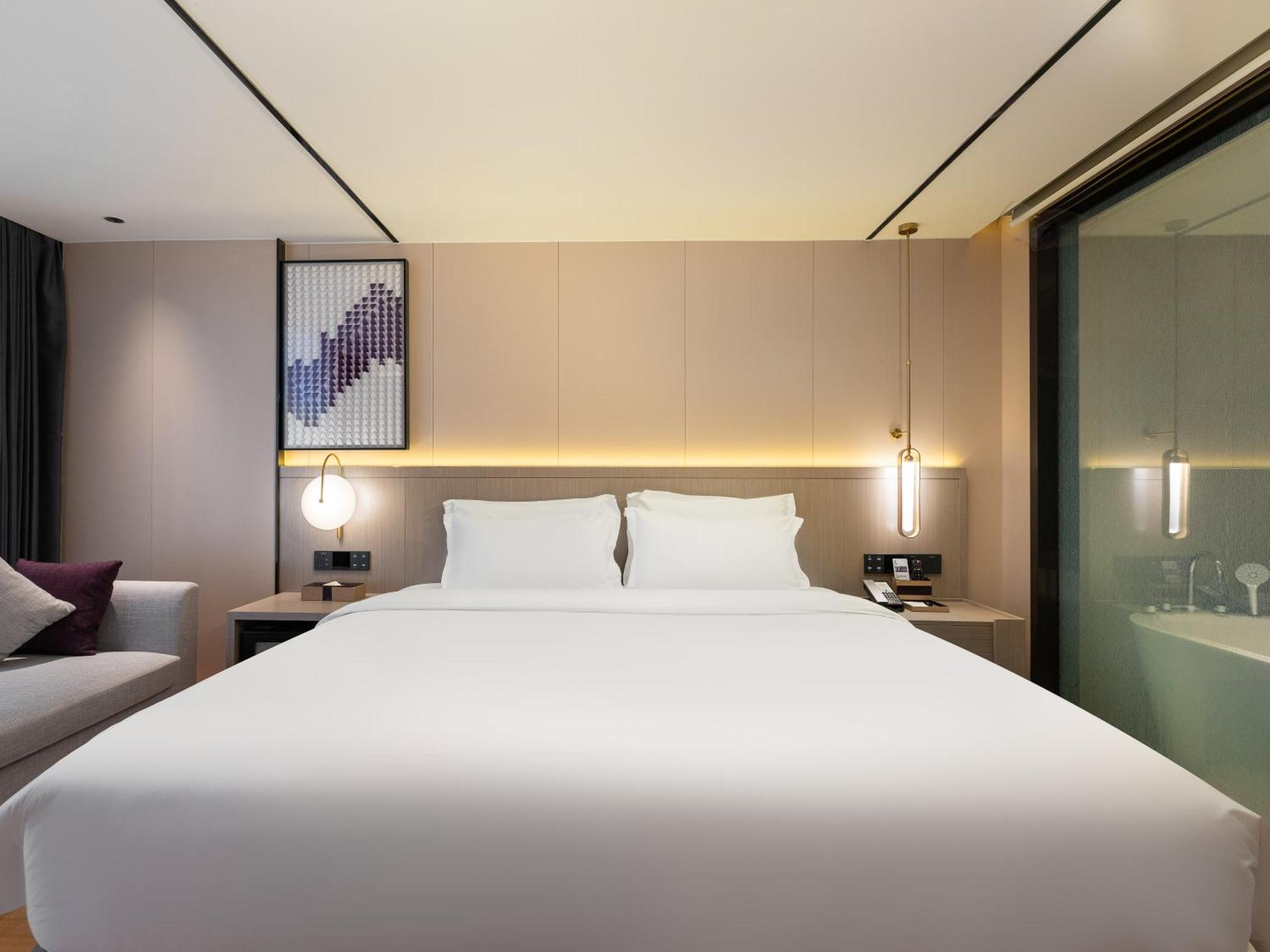 Lavande International Hotel Guangzhou Taikoo Hui Square Shipaiqiao Metro Station Branch - Free Shuttle Bus To Canton Fair Complex During Canton Fair Period & Free Vpn Internet Access Exterior photo