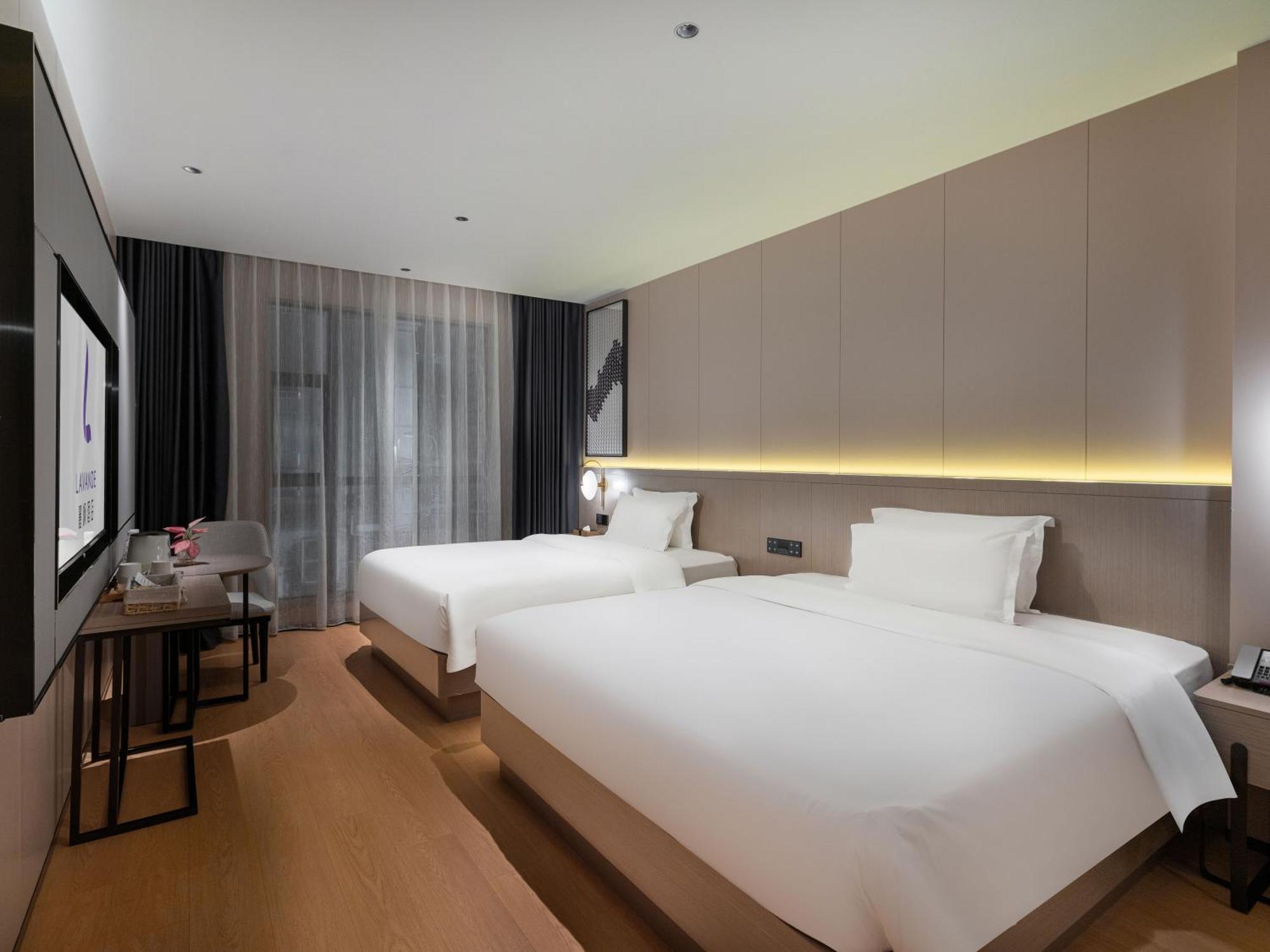 Lavande International Hotel Guangzhou Taikoo Hui Square Shipaiqiao Metro Station Branch - Free Shuttle Bus To Canton Fair Complex During Canton Fair Period & Free Vpn Internet Access Exterior photo