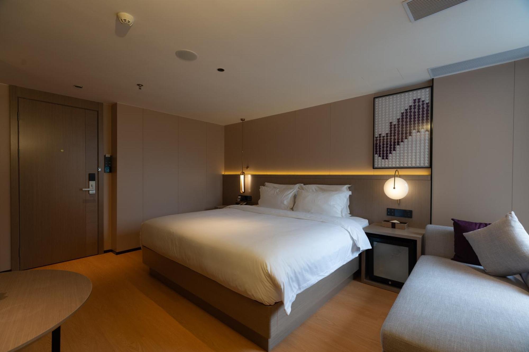 Lavande International Hotel Guangzhou Taikoo Hui Square Shipaiqiao Metro Station Branch - Free Shuttle Bus To Canton Fair Complex During Canton Fair Period & Free Vpn Internet Access Exterior photo
