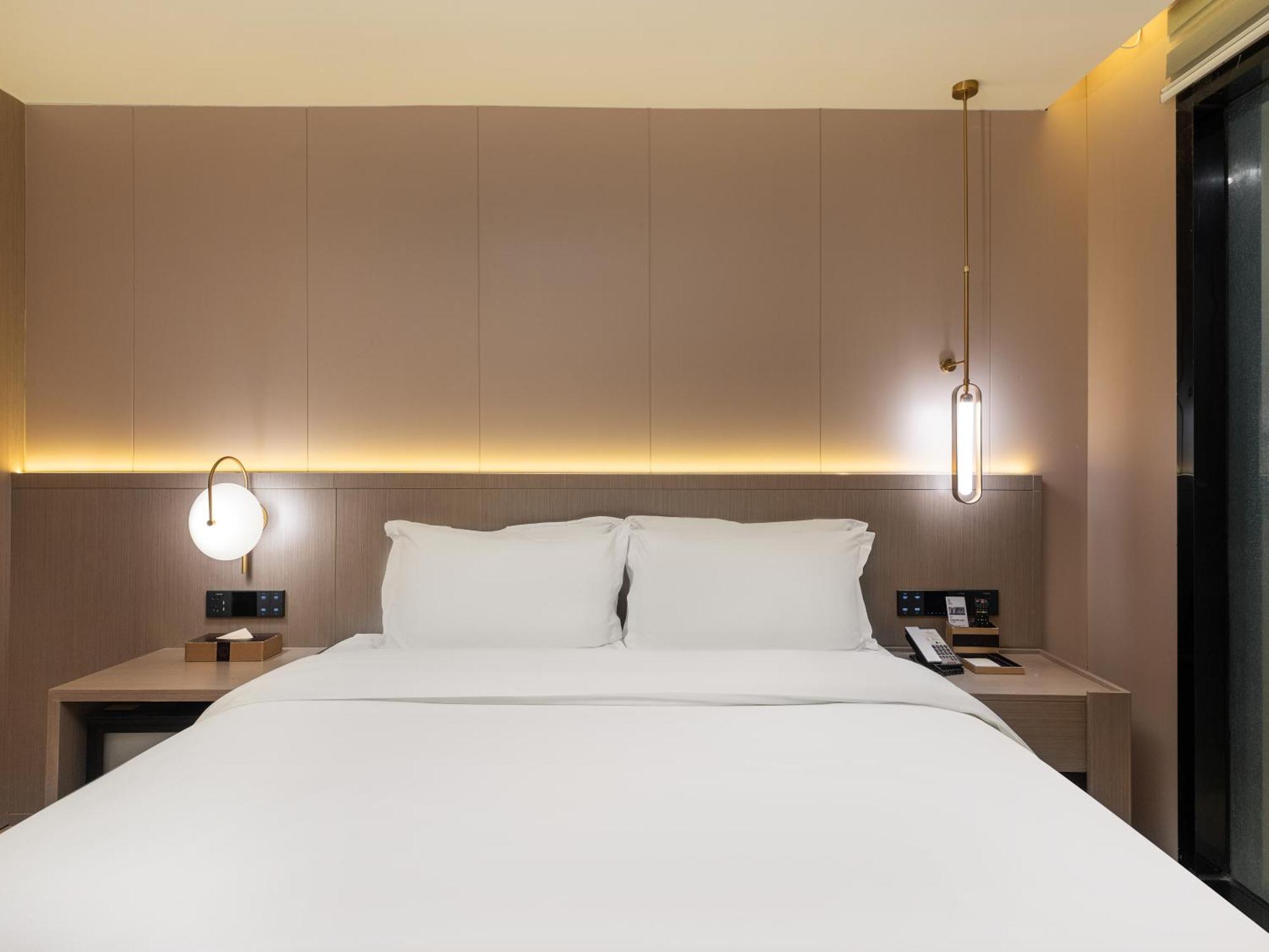 Lavande International Hotel Guangzhou Taikoo Hui Square Shipaiqiao Metro Station Branch - Free Shuttle Bus To Canton Fair Complex During Canton Fair Period & Free Vpn Internet Access Exterior photo