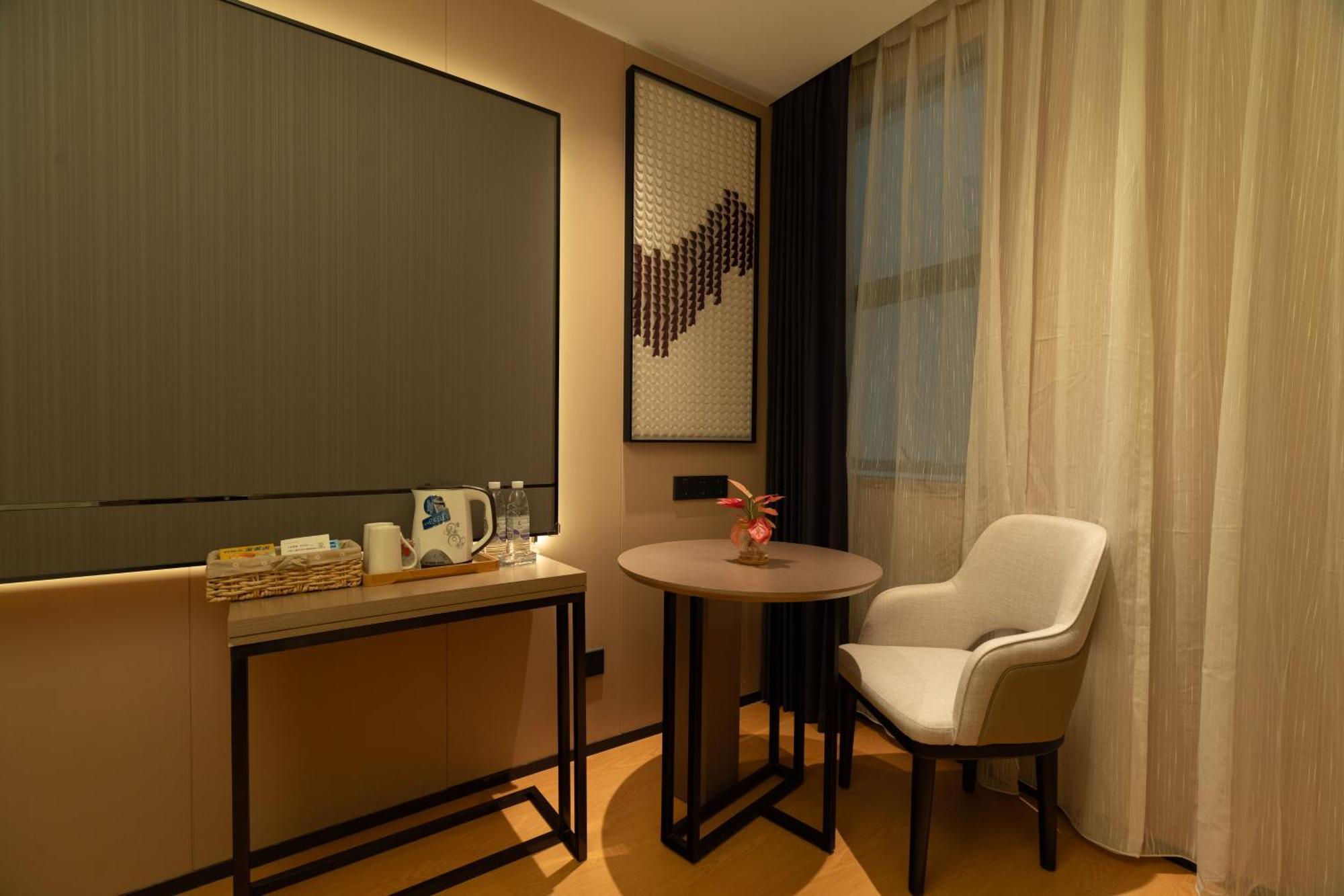 Lavande International Hotel Guangzhou Taikoo Hui Square Shipaiqiao Metro Station Branch - Free Shuttle Bus To Canton Fair Complex During Canton Fair Period & Free Vpn Internet Access Exterior photo