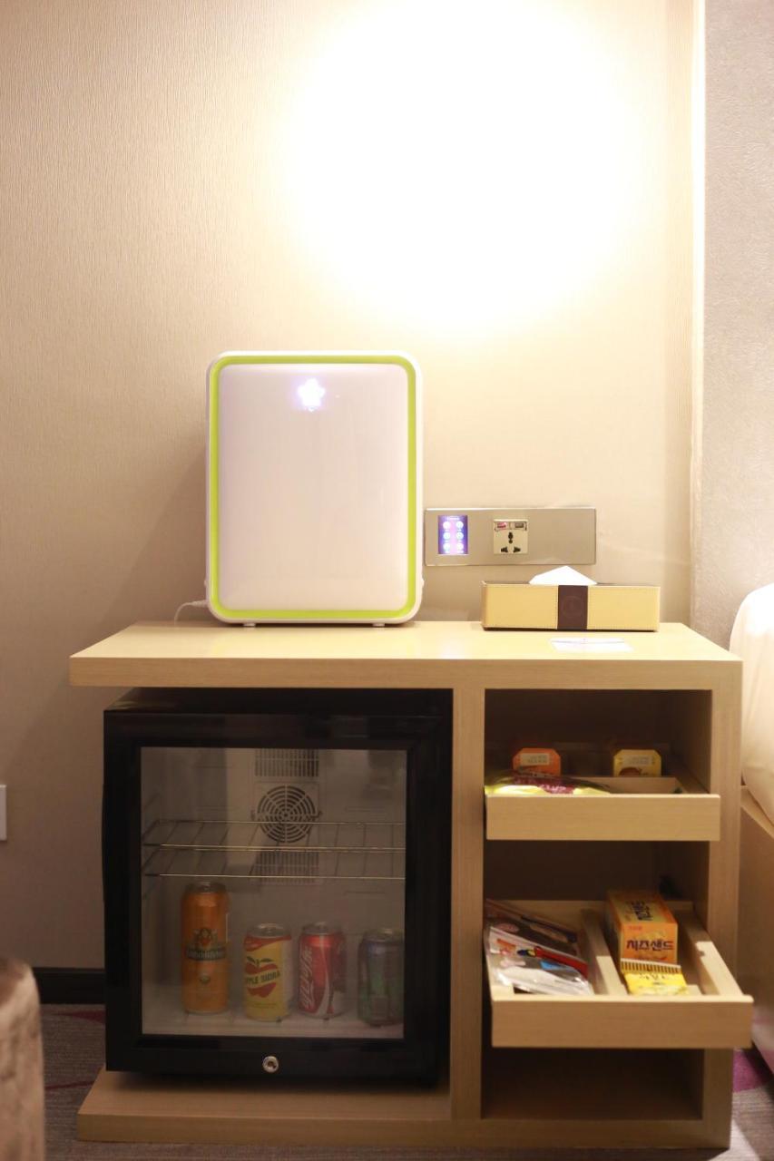 Lavande International Hotel Guangzhou Taikoo Hui Square Shipaiqiao Metro Station Branch - Free Shuttle Bus To Canton Fair Complex During Canton Fair Period & Free Vpn Internet Access Exterior photo