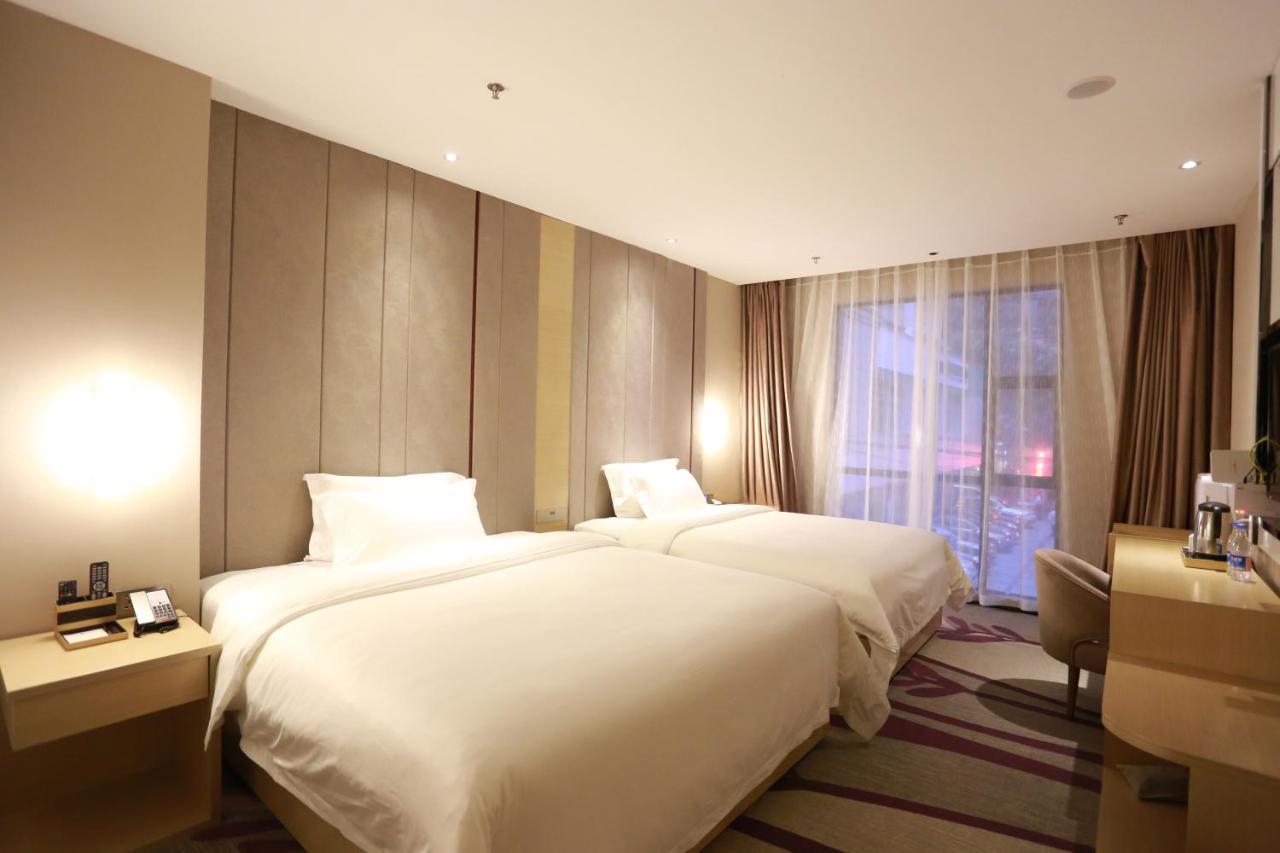 Lavande International Hotel Guangzhou Taikoo Hui Square Shipaiqiao Metro Station Branch - Free Shuttle Bus To Canton Fair Complex During Canton Fair Period & Free Vpn Internet Access Exterior photo