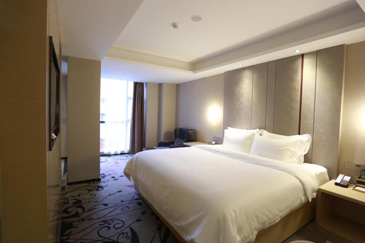Lavande International Hotel Guangzhou Taikoo Hui Square Shipaiqiao Metro Station Branch - Free Shuttle Bus To Canton Fair Complex During Canton Fair Period & Free Vpn Internet Access Exterior photo
